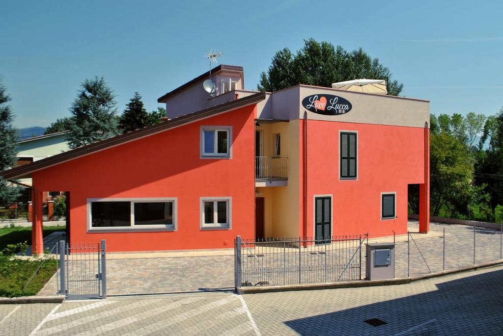Lovelucca Buitenkant foto